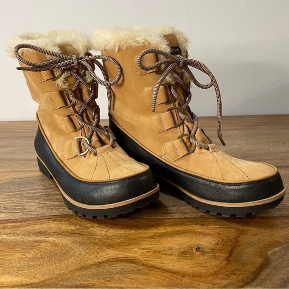JBU Brunswick Women’s Faux Fur Lug Sole Weather Ready Mid Calf Boot Sz 8 - Picture 1 of 12